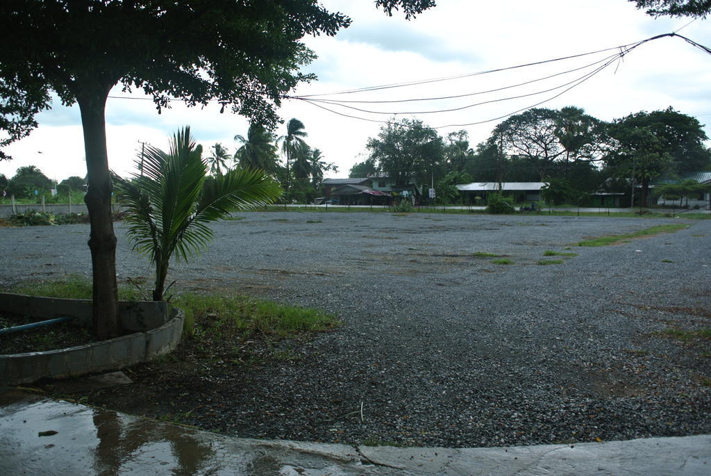 Baan Suan Resort Juree Punsuk Suphan Buri Exterior foto