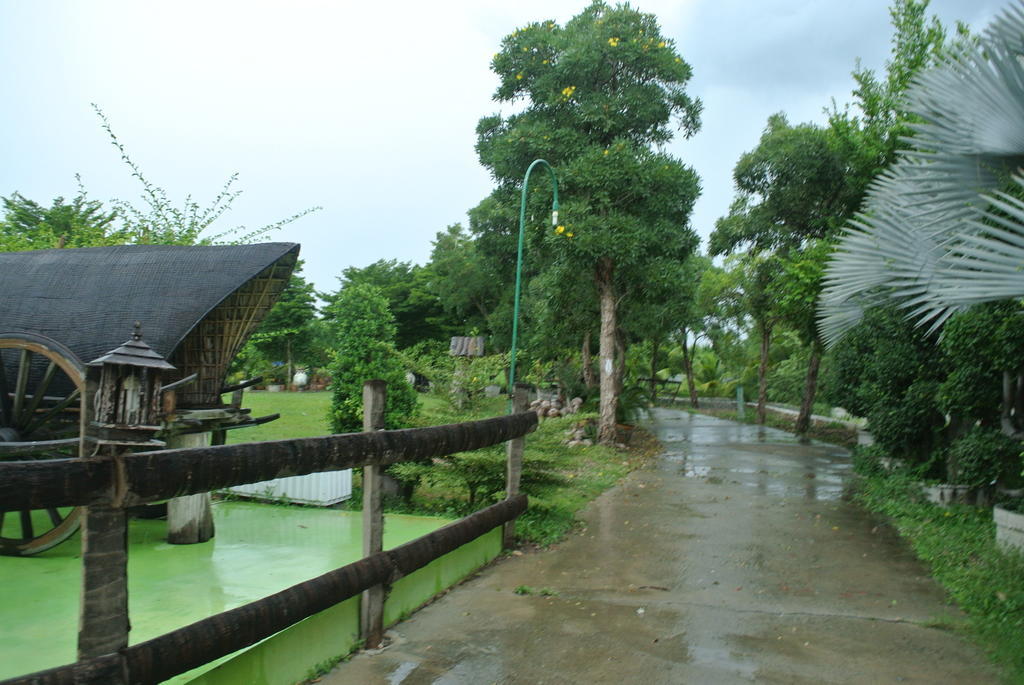Baan Suan Resort Juree Punsuk Suphan Buri Exterior foto